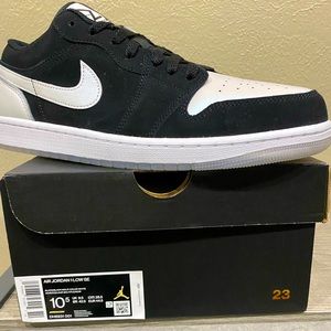 Size 10.5 Jordan 1 SE Diamond Low. BRAND NEW!!!!
